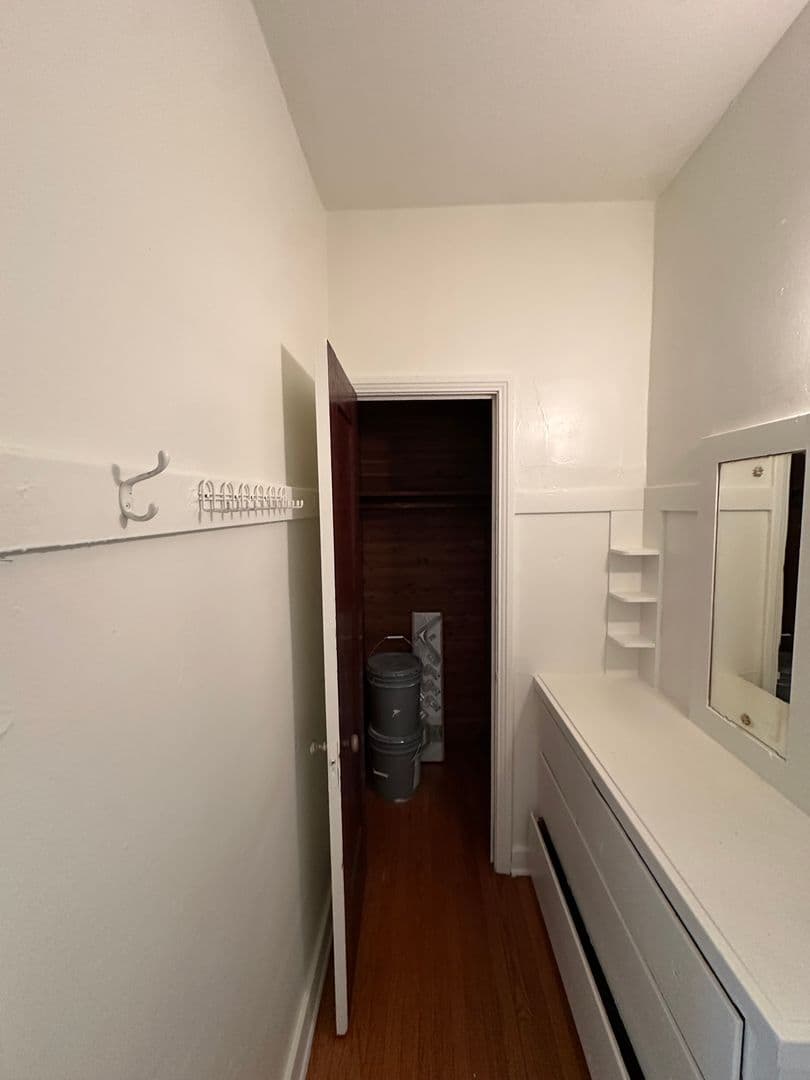Los Angeles Apartment: 454 N. Orange Grove Ave.