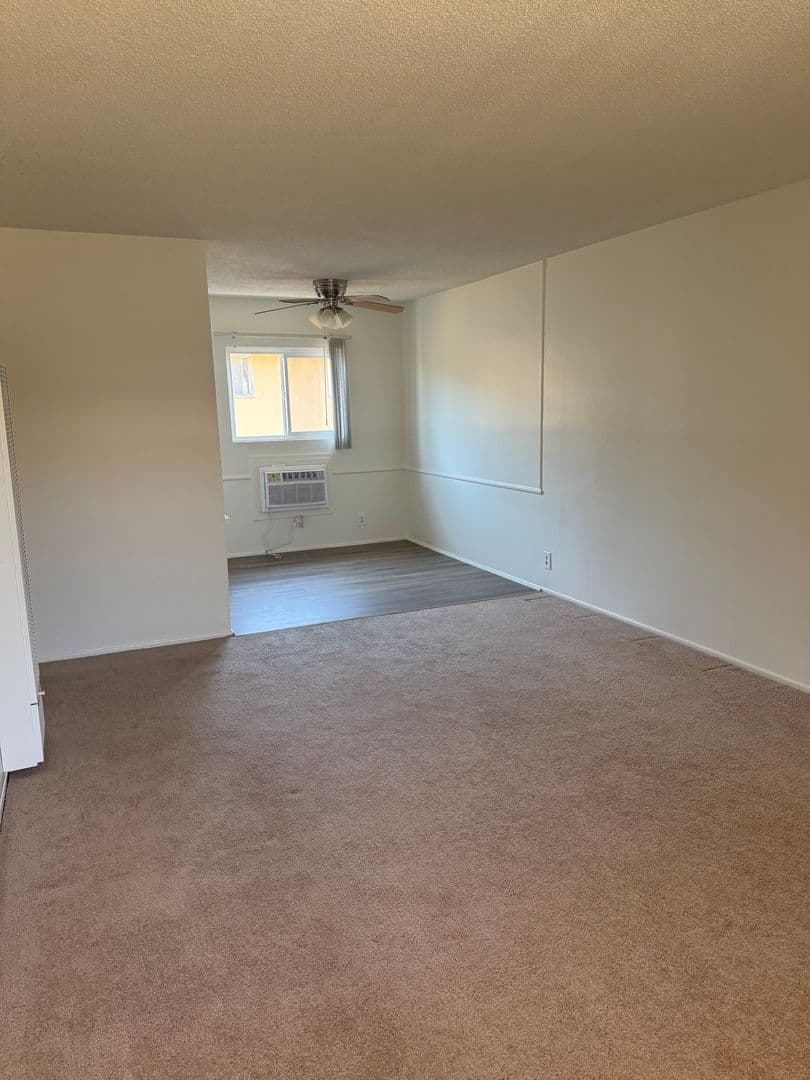 North Hollywood Apartment: 6851-67-63 Whitsett Ave