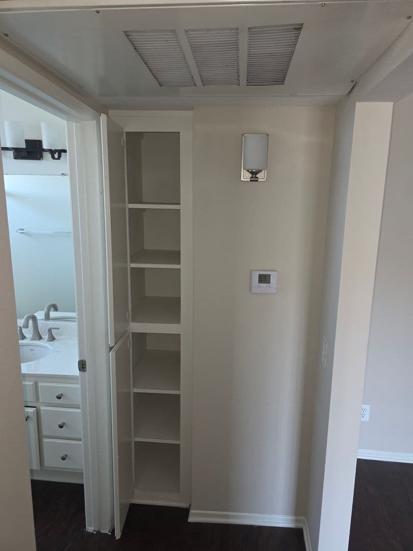 Northridge Apartment: 18415 Dearborn Street