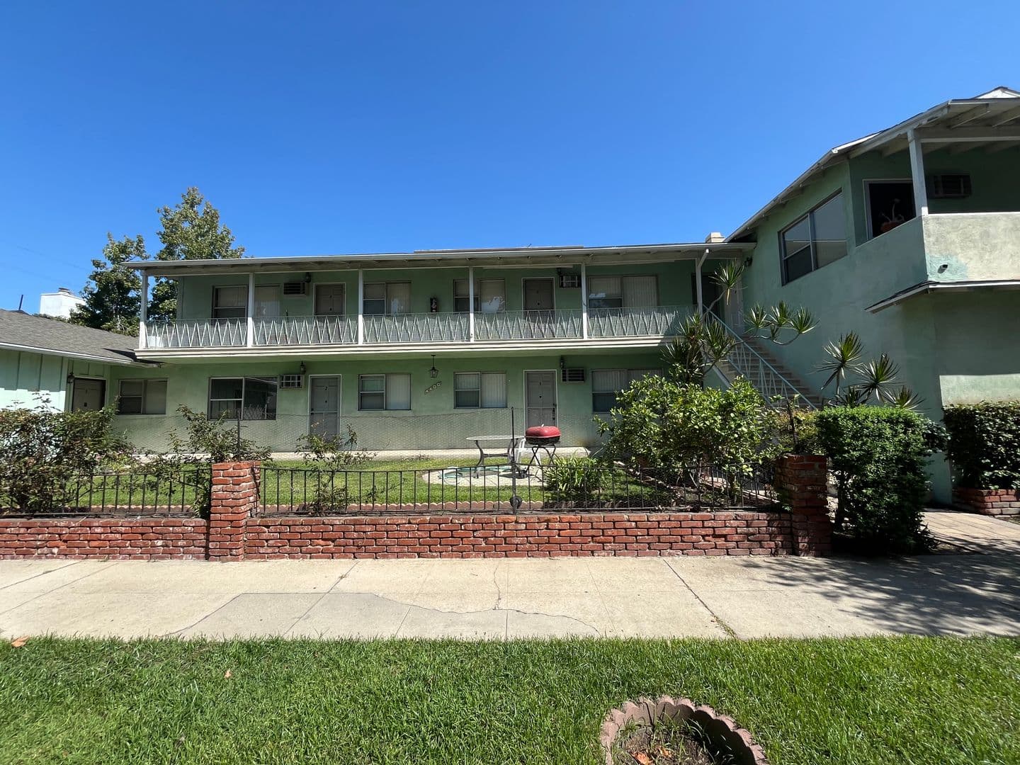 North Hollywood Apartment: 4400 Farmdale Avenue