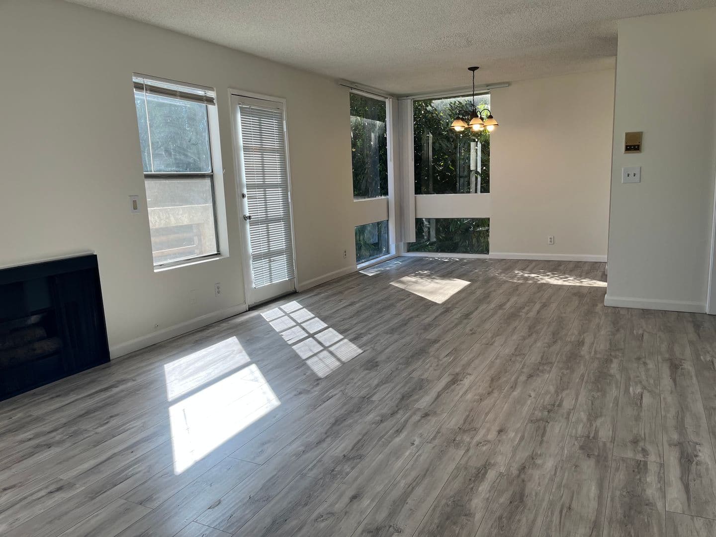 Studio City Apartment: 4248 Whitsett Avenue