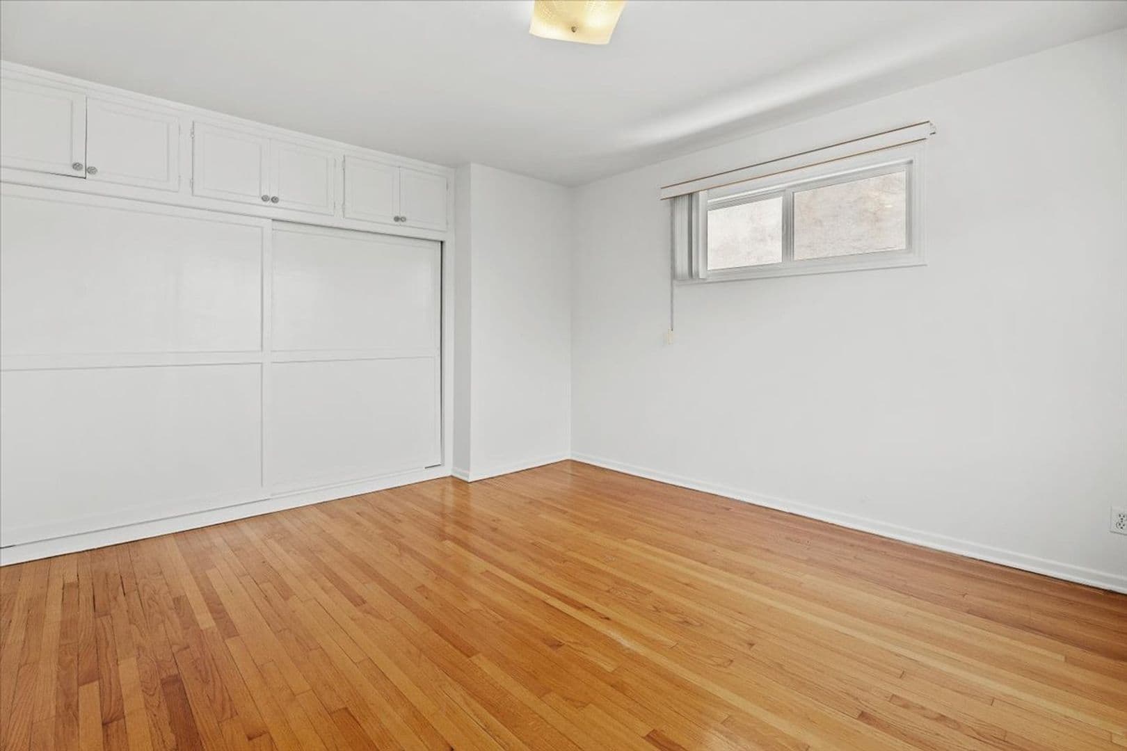 Los Angeles Apartment: 1033 S. Holt Ave.
