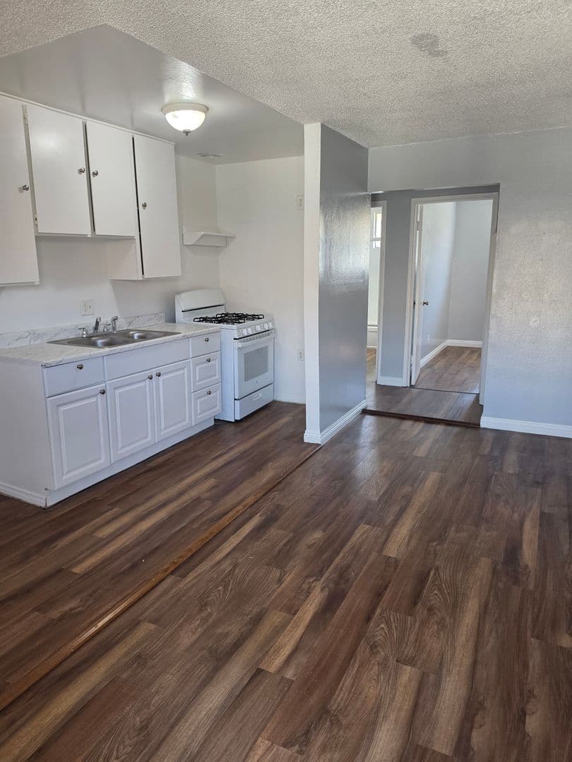 Baldwin Park Apartment: 3933-3943 La Rica Avenue