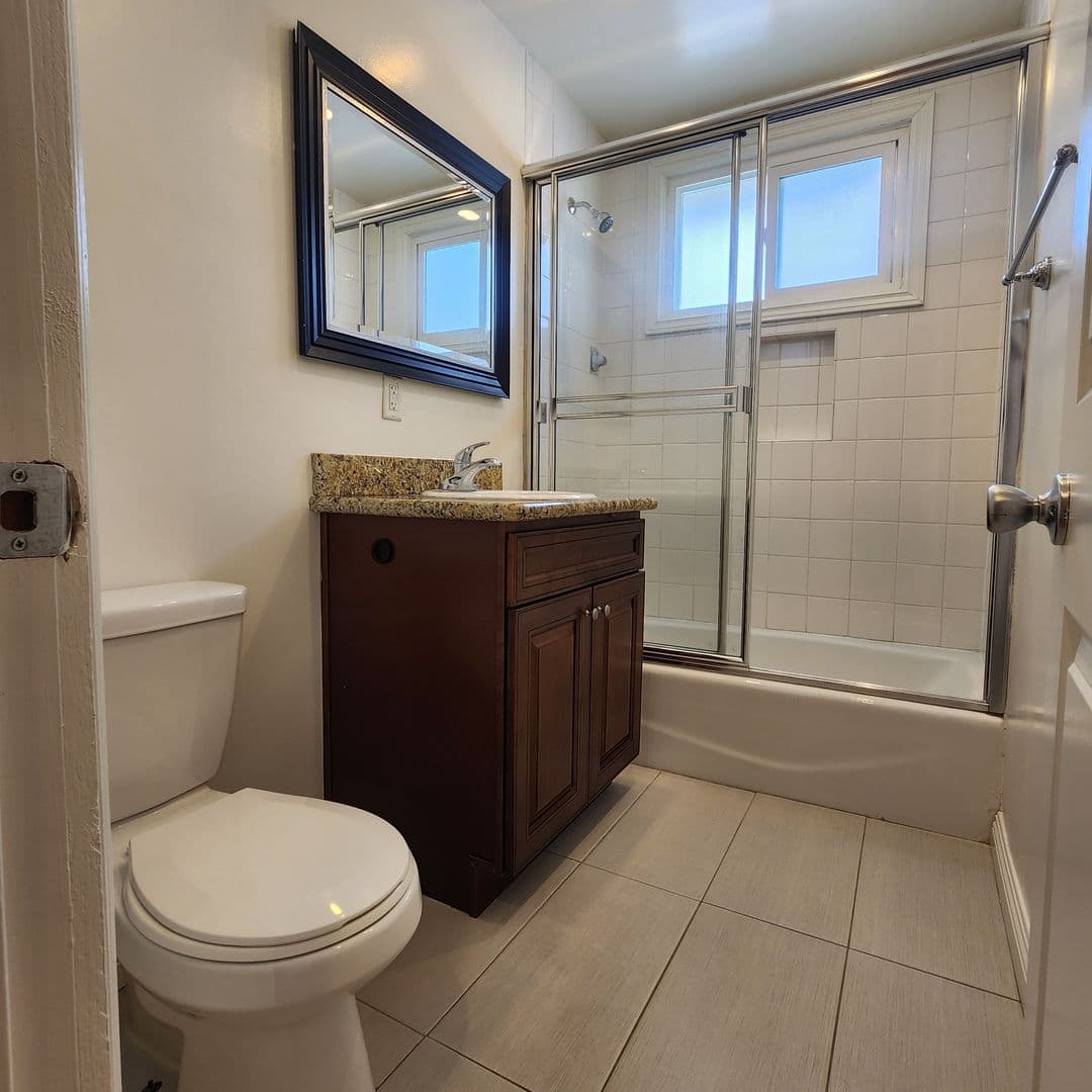 Los Angeles Apartment: 3375 Manning Ave.,