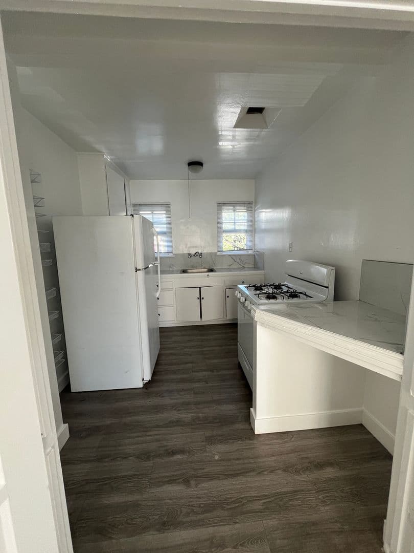 Hollywood Apartment: 6755-6773 Yucca St and 6424 Yucca Street