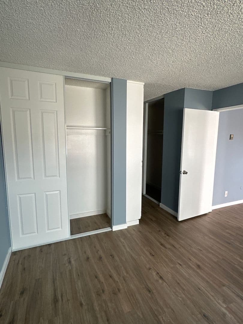 Los Angeles Apartment: 400 S. Kingsley Drive