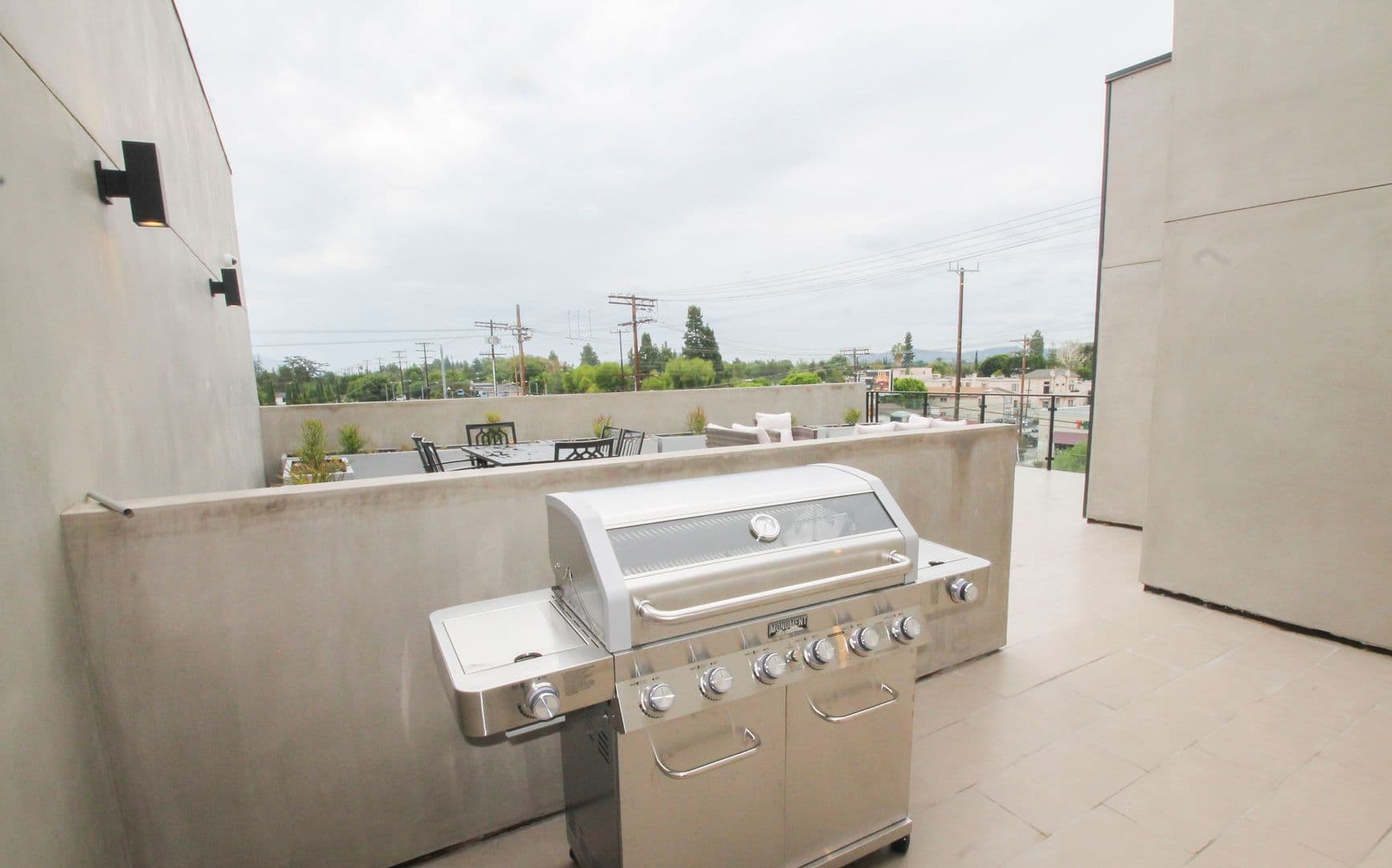 Van Nuys Apartment: 13713 Oxnard St.