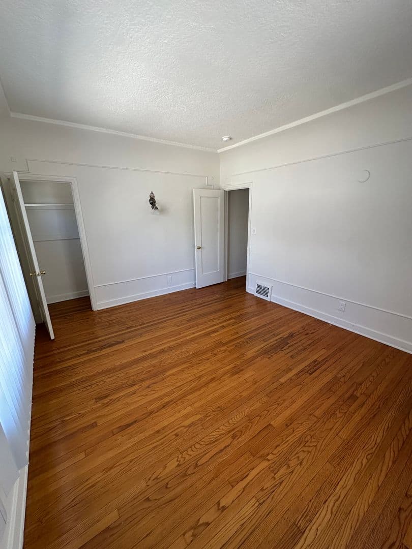 Los Angeles Apartment: 454 N. Orange Grove Ave.