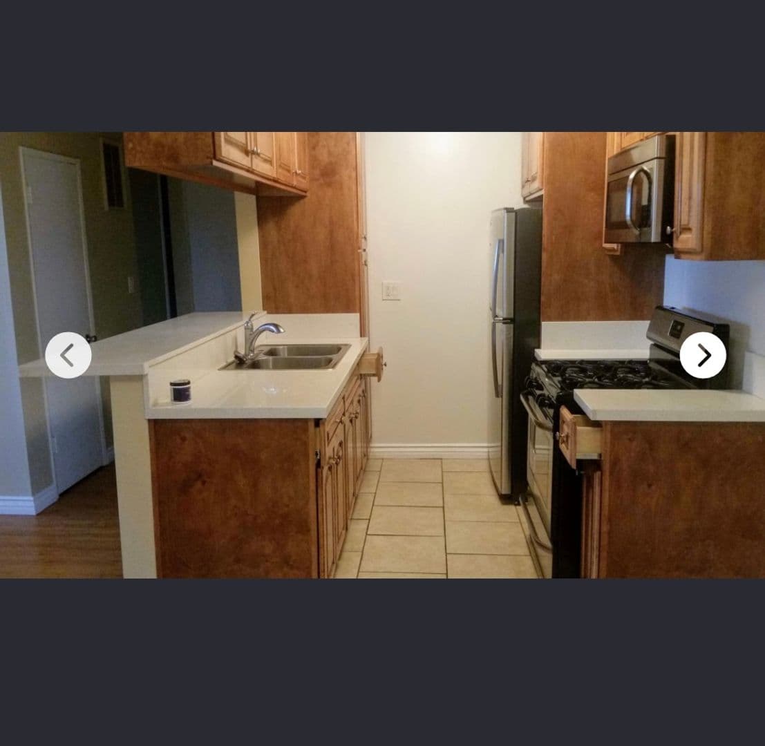 Los Angeles Apartment: 1525 North Kenmore Avenue