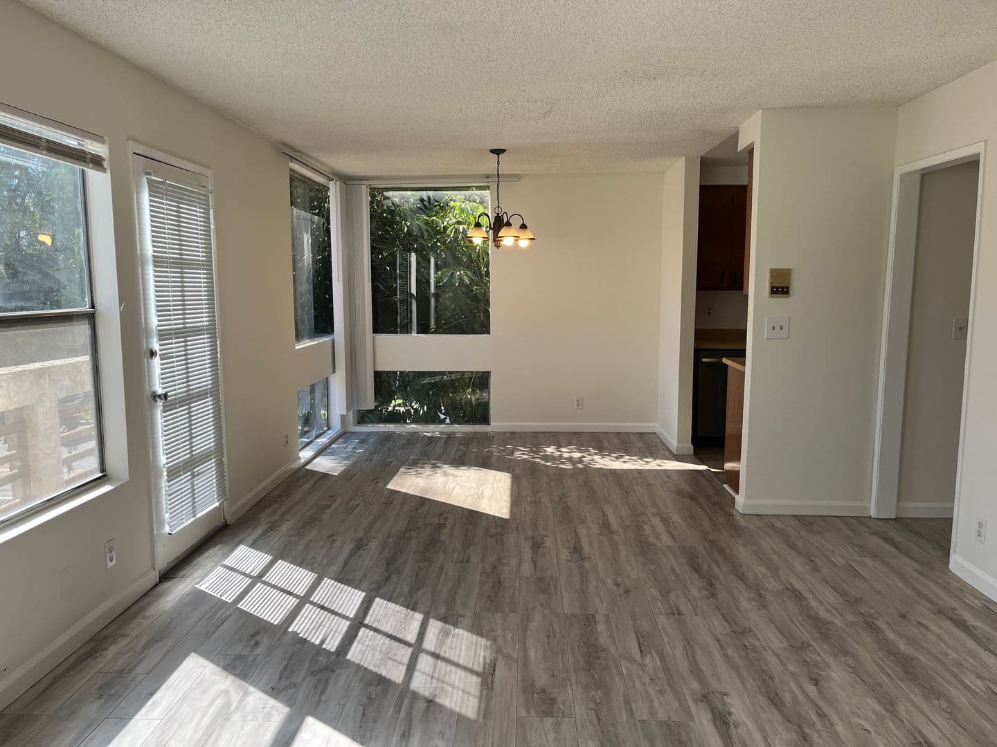 Studio City Apartment: 4248 Whitsett Avenue