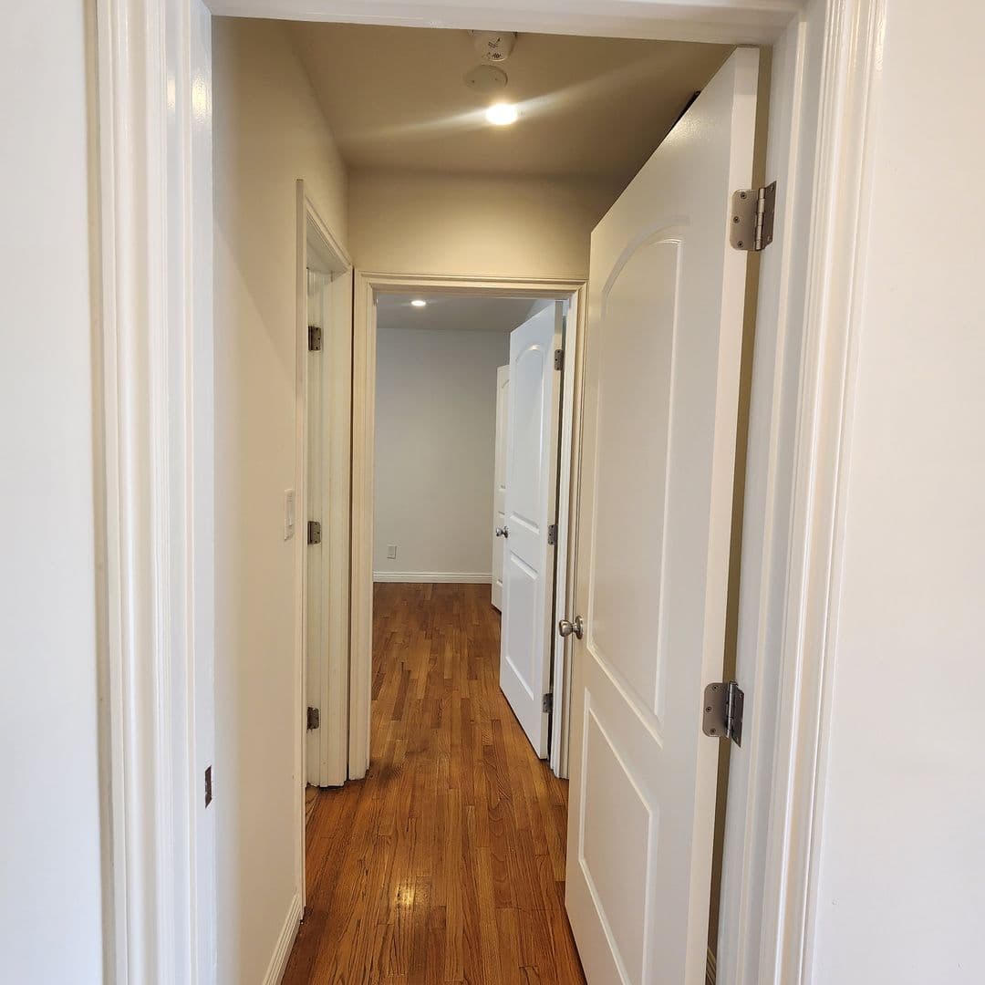 Los Angeles Apartment: 3375 Manning Ave.,