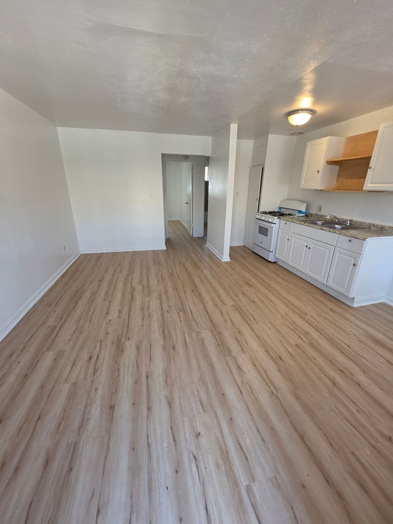 Baldwin Park Apartment: 3933-3943 La Rica Avenue