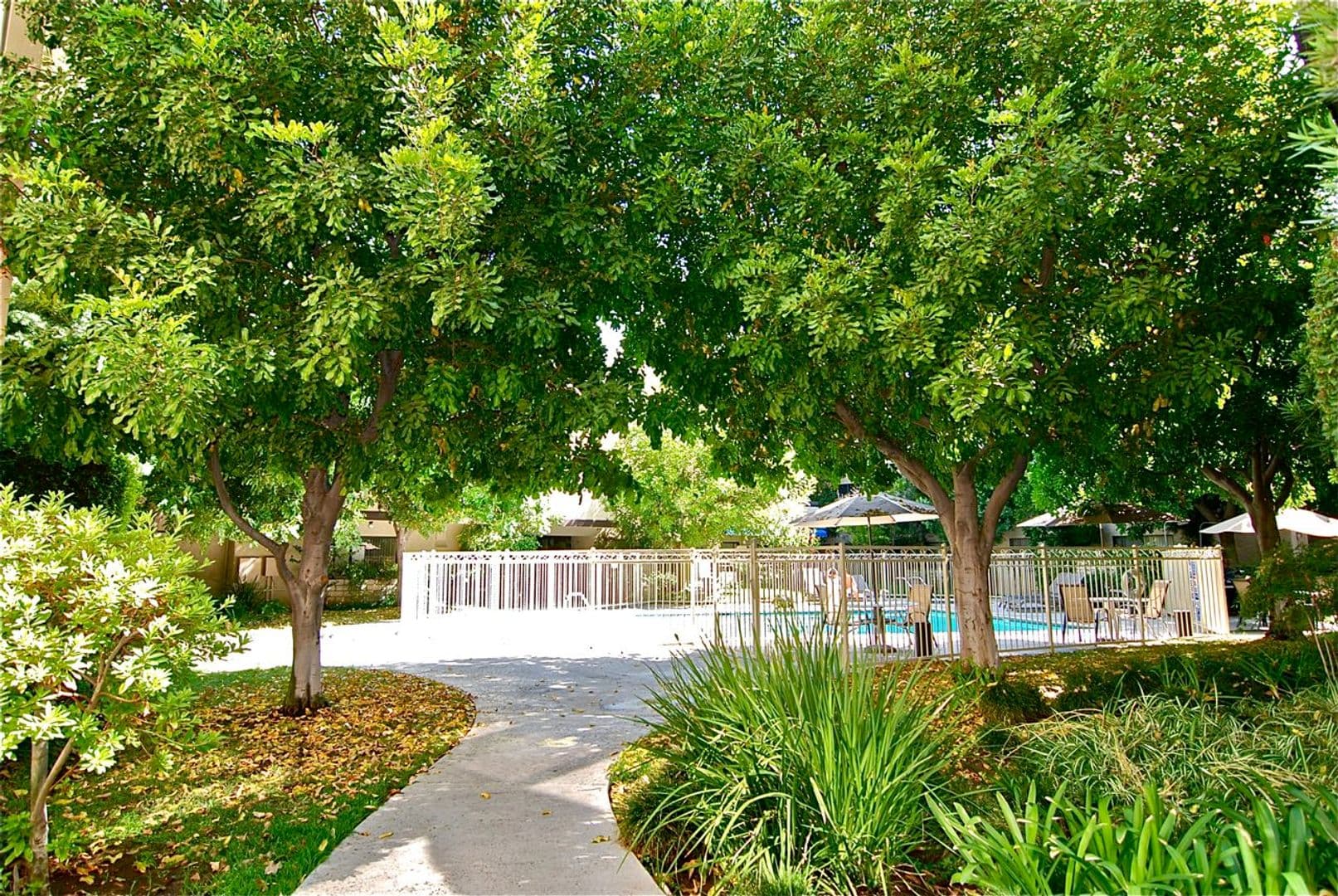Van Nuys Apartment: 16000 SHERMAN WAY