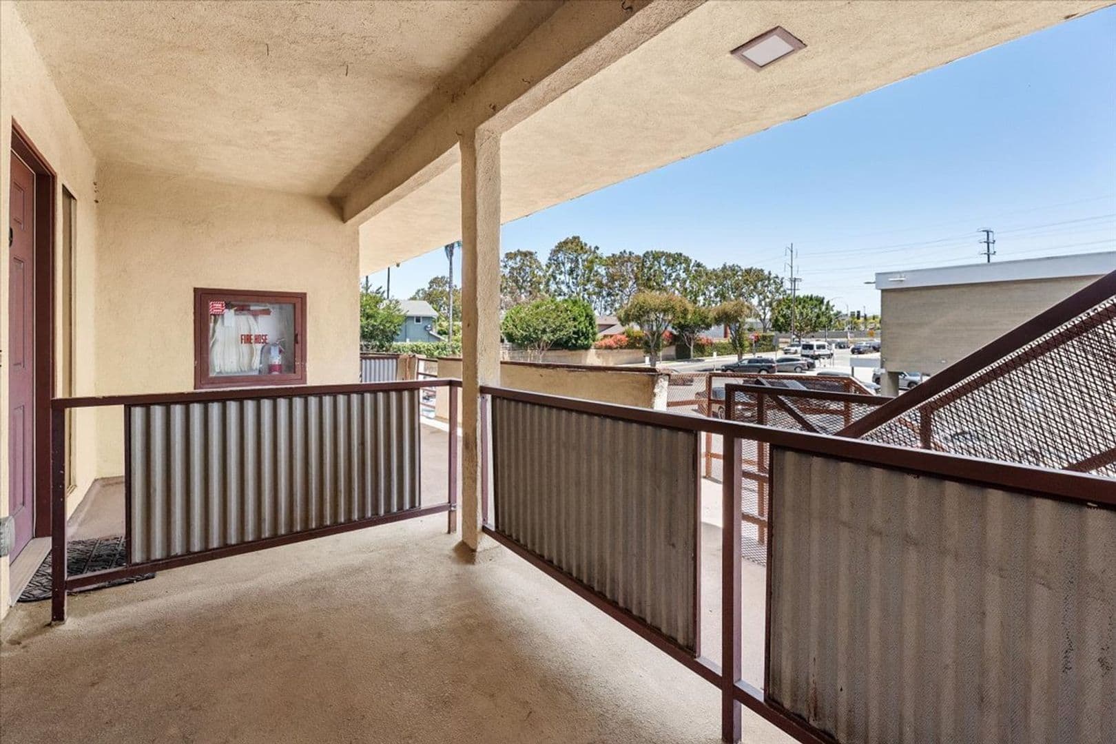 Los Angeles Apartment: 5232 Fairview Blvd