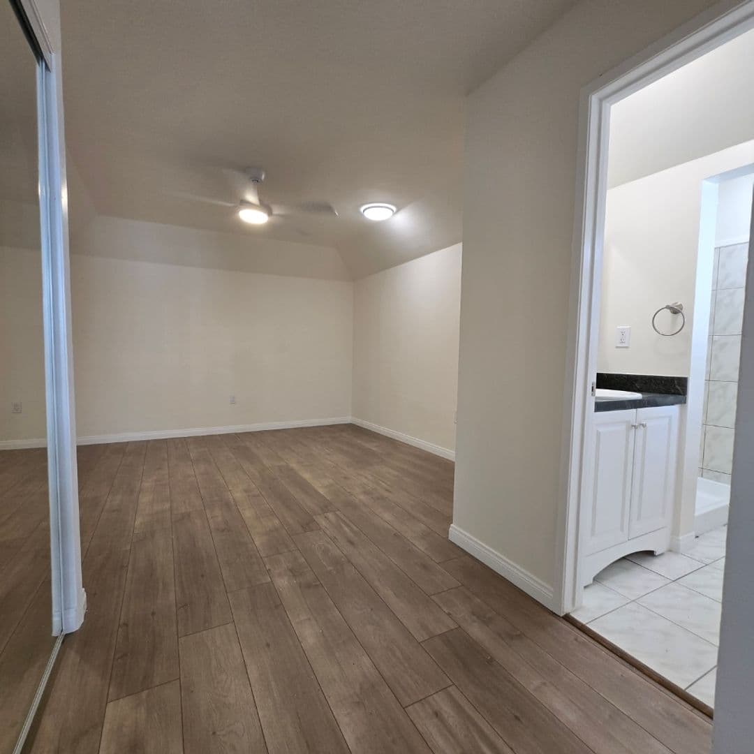 North Hollywood Apartment: 5301-5303 Cartwright Ave.