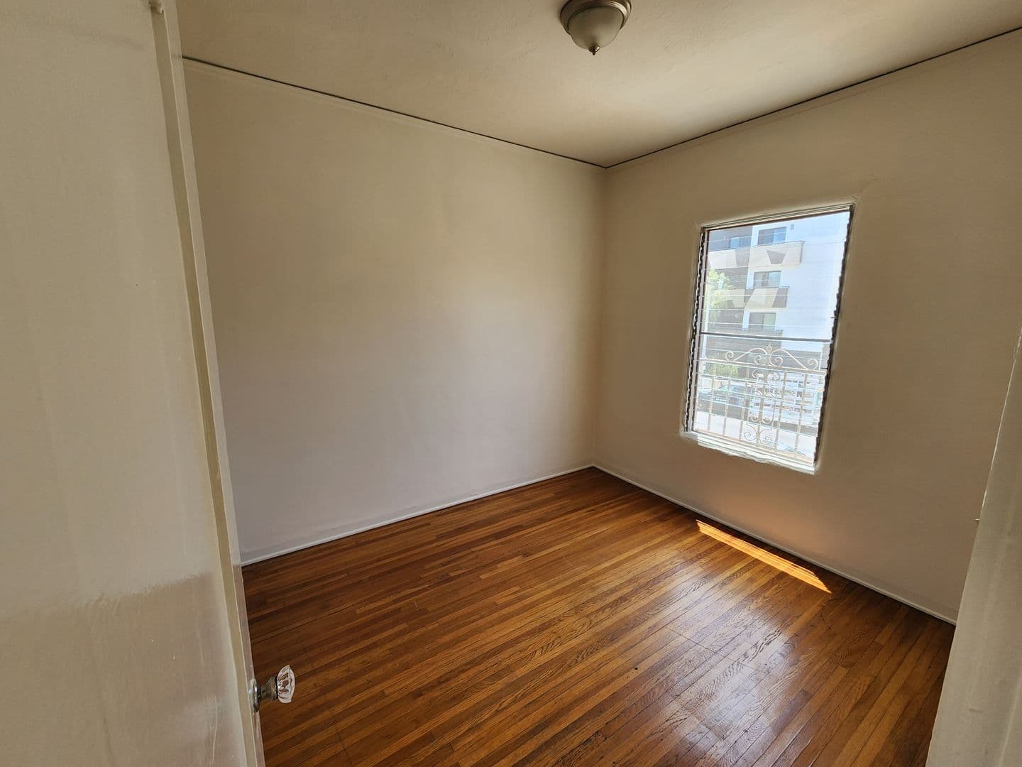 Los Angeles Apartment: 422 N. Hayworth Ave.