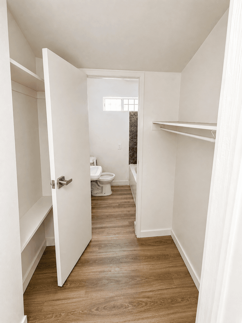 Hollywood Apartment: 6755-6773 Yucca St and 6424 Yucca Street