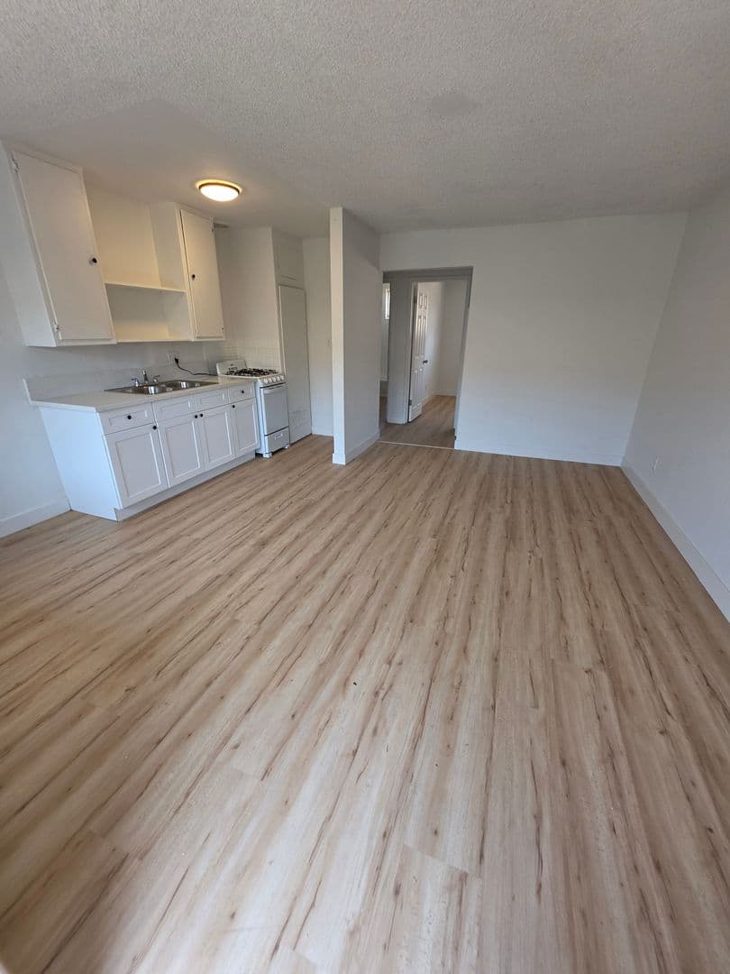 Baldwin Park Apartment: 3933-3943 La Rica Avenue