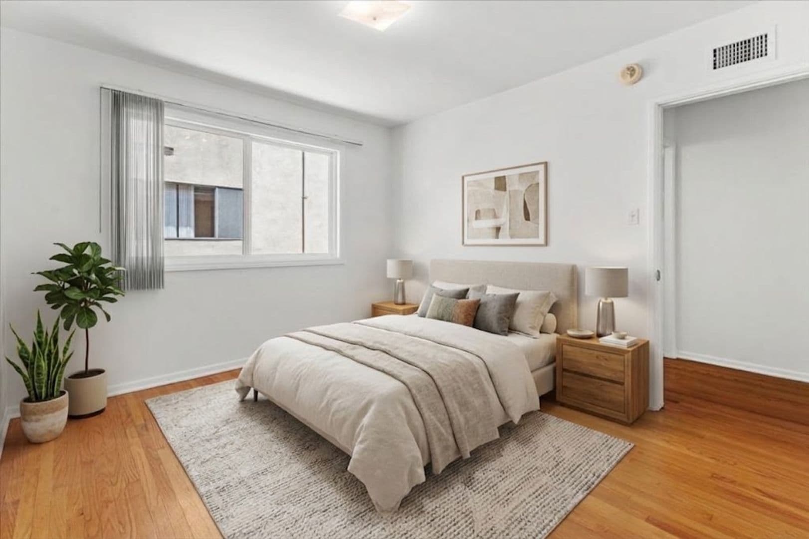 Los Angeles Apartment: 1033 S. Holt Ave.