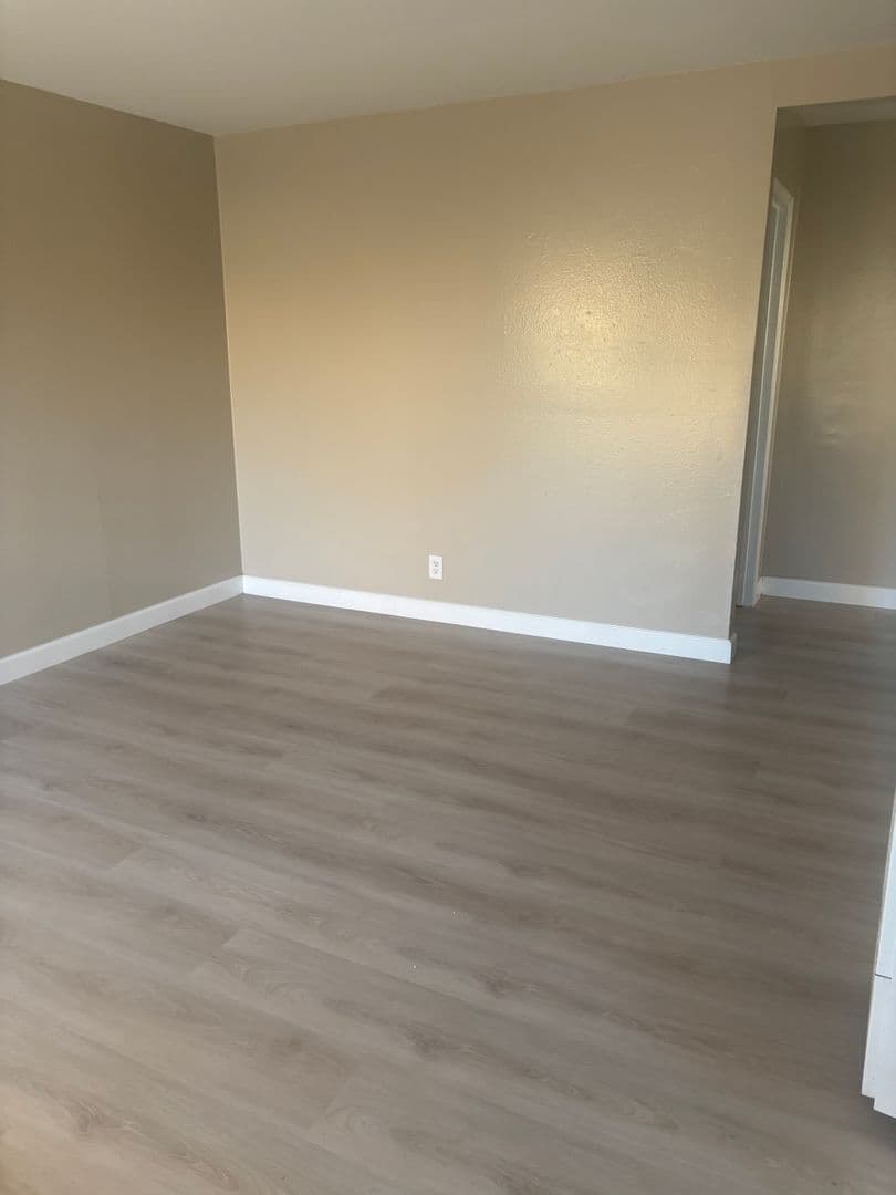 El Monte Apartment: 2126-2131 Mountain View Road