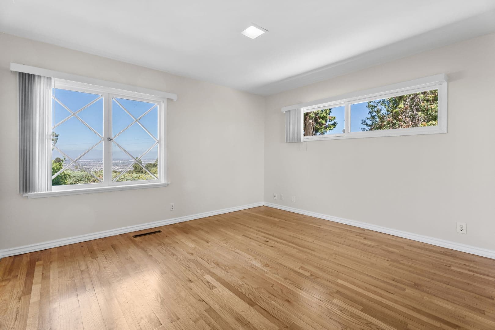 Rancho Palos Verdes House: 17 Stallion Rd