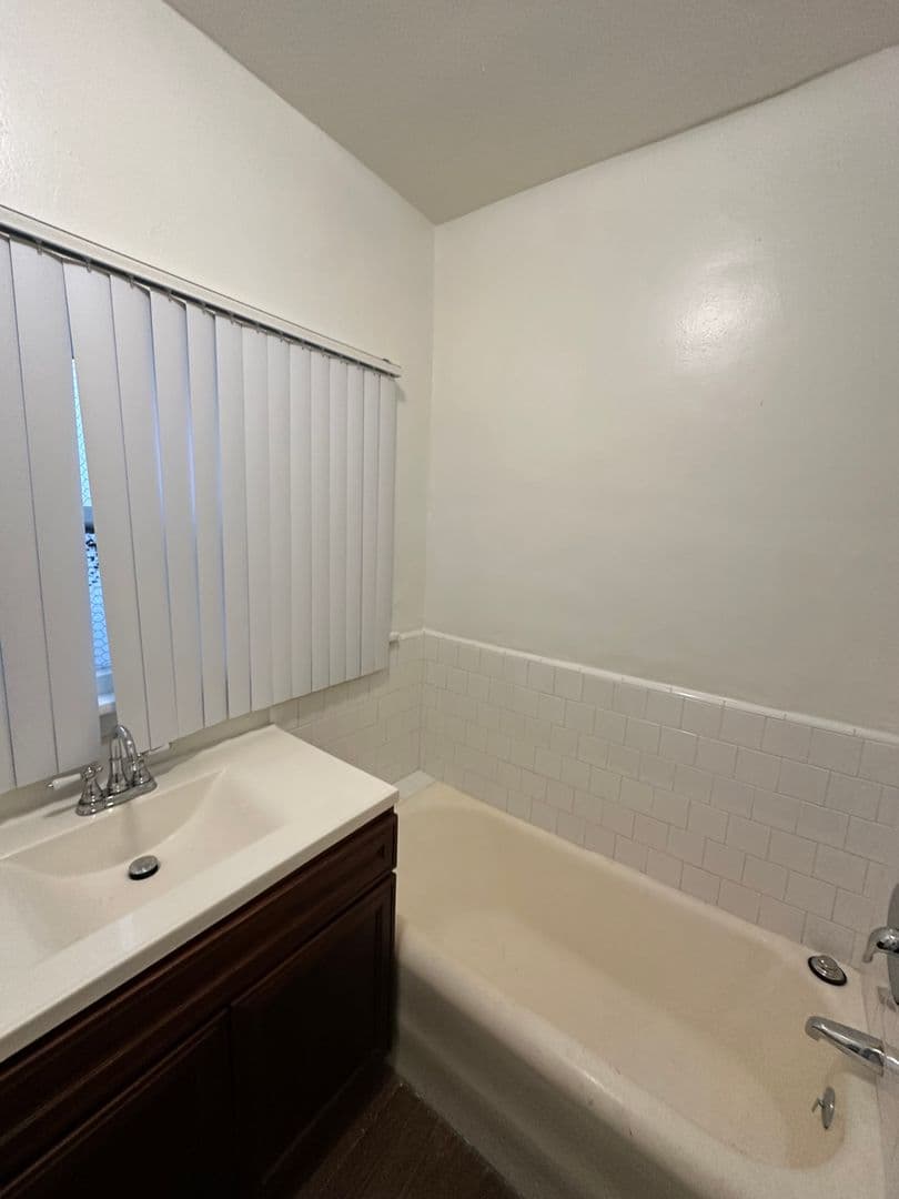 Los Angeles Apartment: 454 N. Orange Grove Ave.