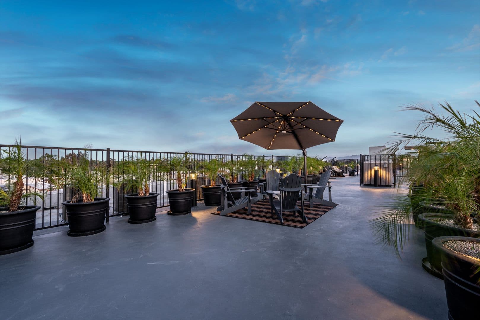 Van Nuys Apartment: 13724 Victory Blvd.