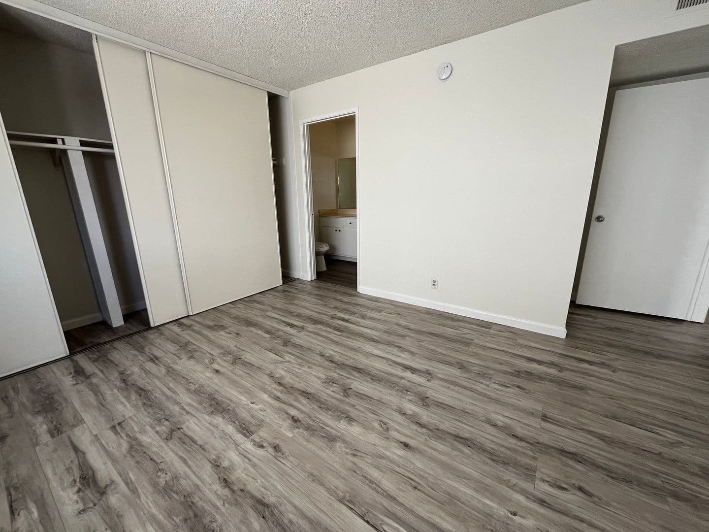 Studio City Apartment: 4248 Whitsett Avenue