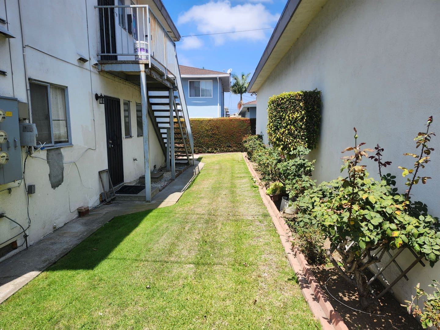 Los Angeles Apartment: 5259 W. Slauson