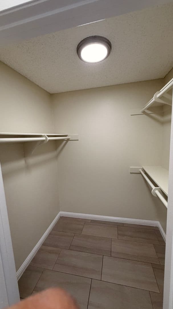 Sunland Apartment: 8608 Foothill Blvd
