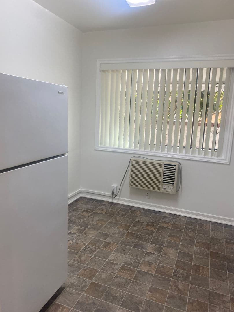 North Hollywood Apartment: 12558-12606 Oxnard St