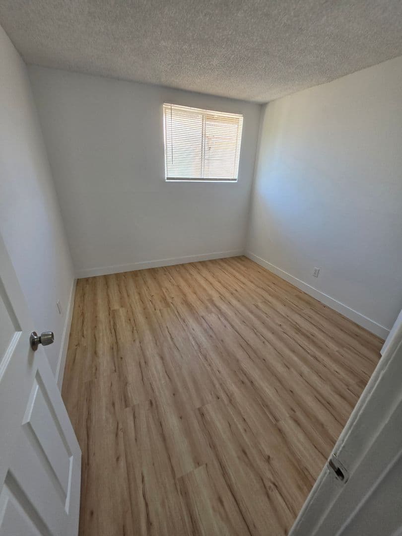 Baldwin Park Apartment: 3933-3943 La Rica Avenue