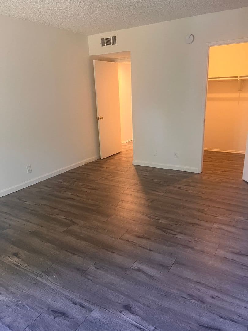 Studio City Apartment: 4260 Troost Avenue