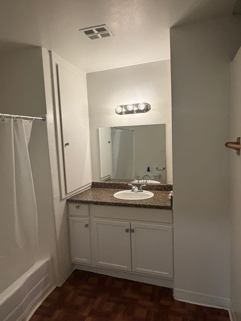 Los Angeles Apartment: 7225-7235 Hollywood Blvd