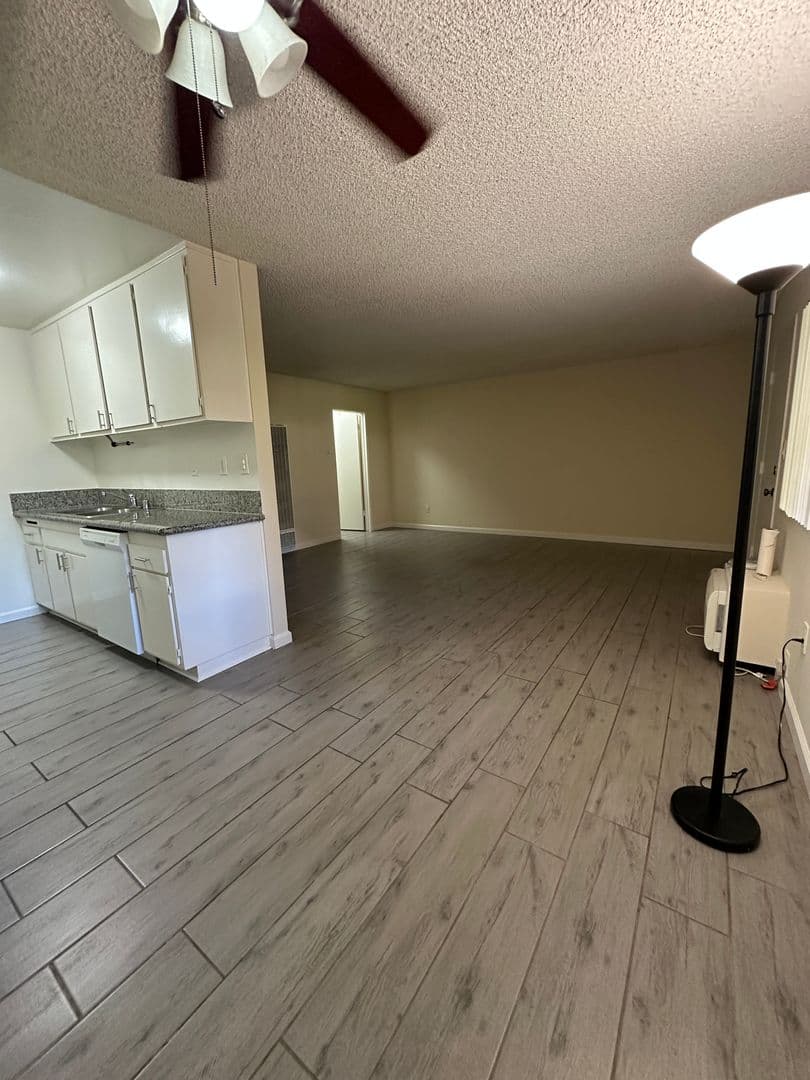 Valley Village Apartment: 5328 Hermitage Avenue