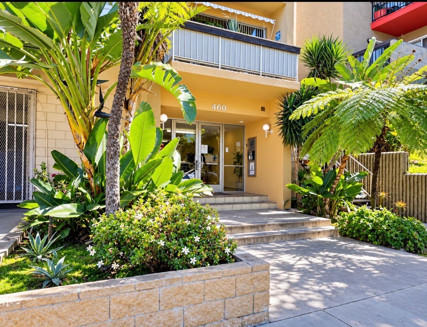 Los Angeles Apartment: 400 S. Kingsley Drive