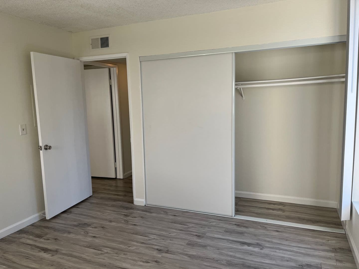 Studio City Apartment: 4248 Whitsett Avenue