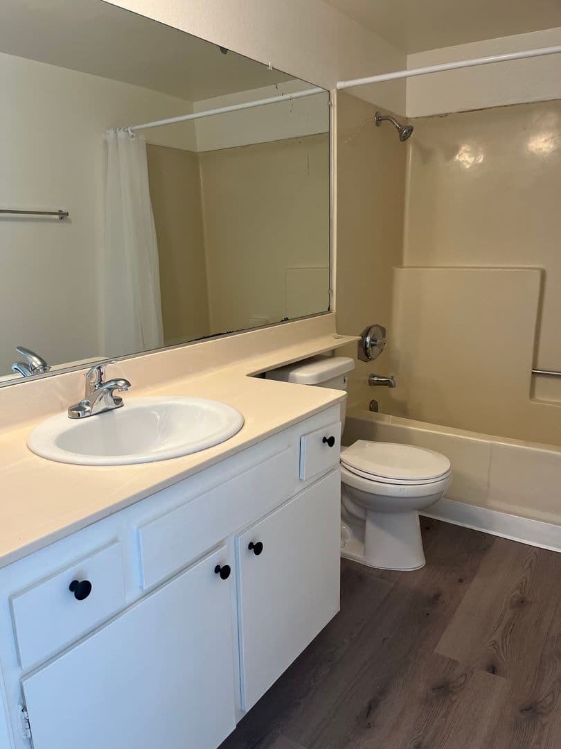 Studio City Apartment: 4248 Whitsett Avenue