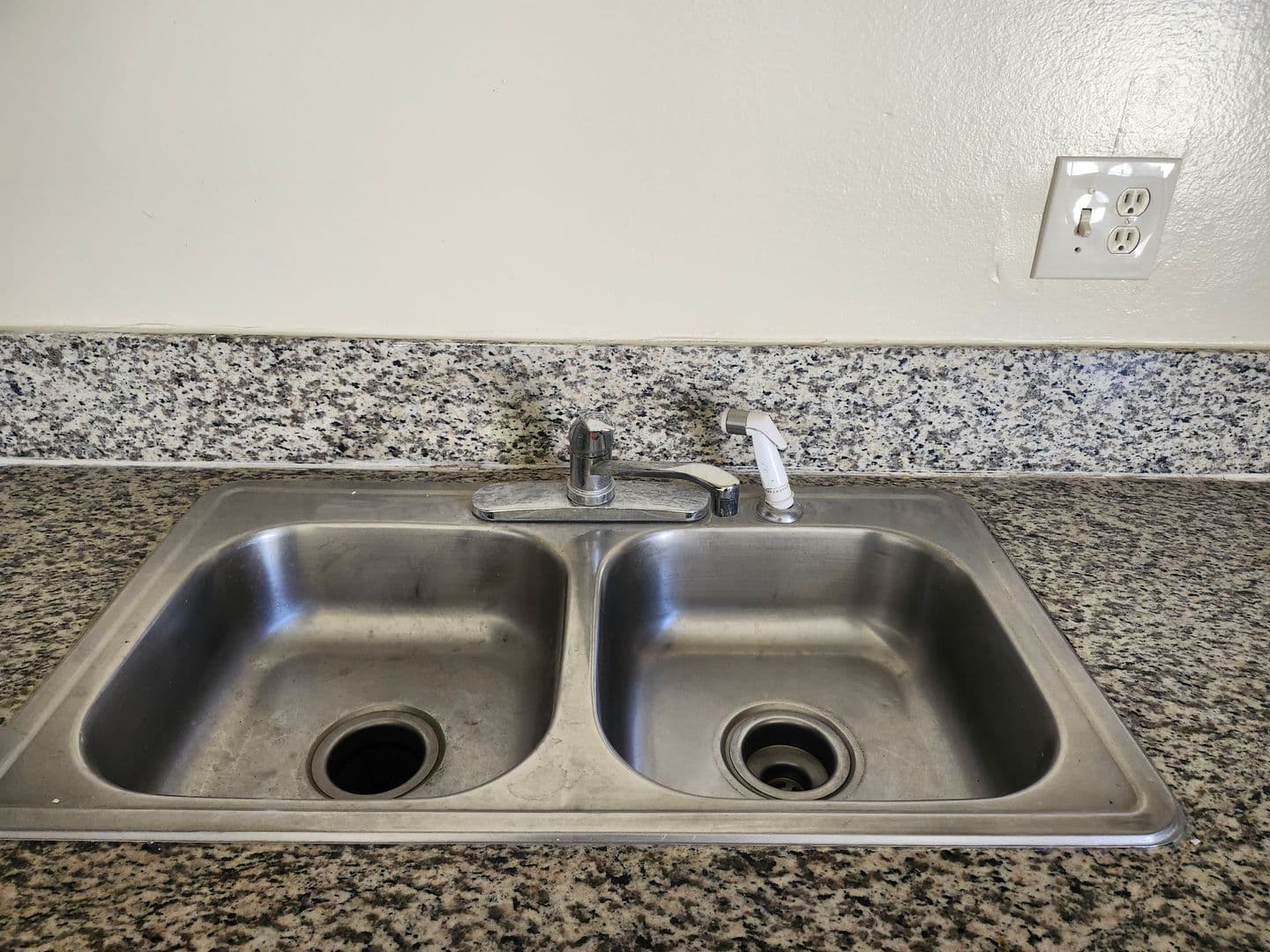 Azusa Apartment: 603-605 Dalton Ave.