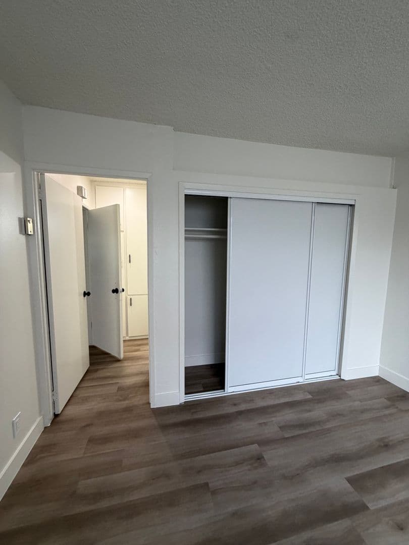 Los Angeles Apartment: 7225-7235 Hollywood Blvd