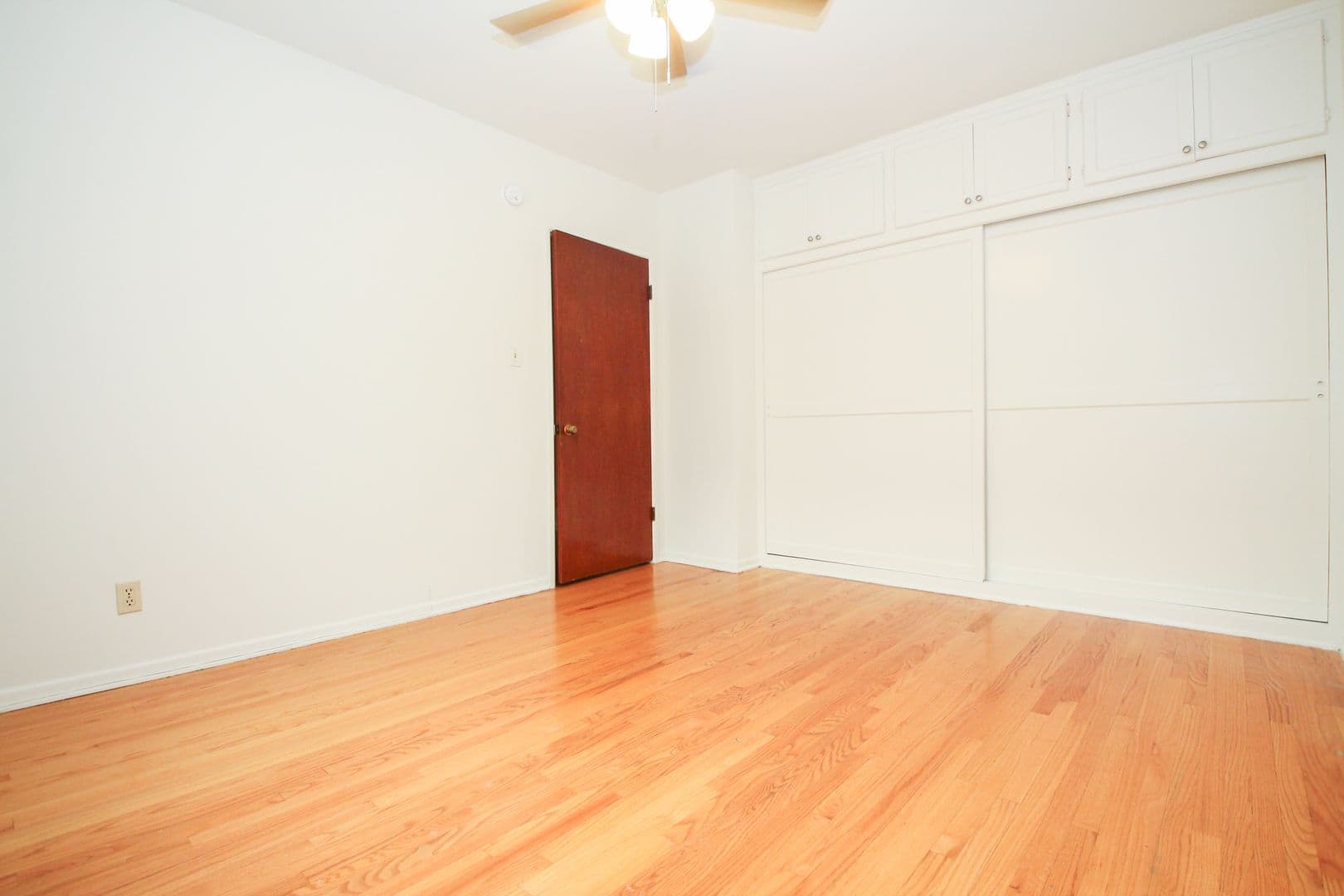 Los Angeles Apartment: 1033 S. Holt Ave.