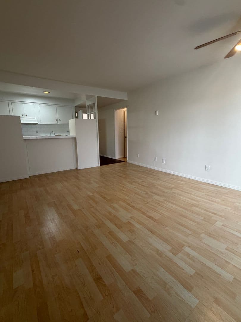 Los Angeles Apartment: 7225-7235 Hollywood Blvd
