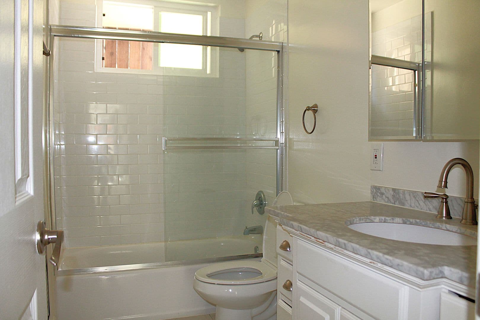 West Hollywood Apartment: 937 Hilldale Ave.