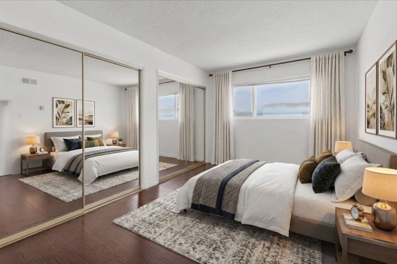 Beverly Hills Apartment: 309 S. Doheny Dr.