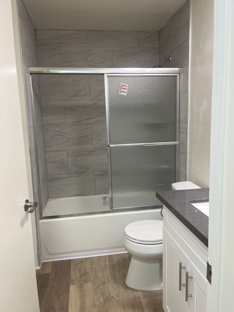 Van Nuys Apartment: 7320 Hazeltine Avenue