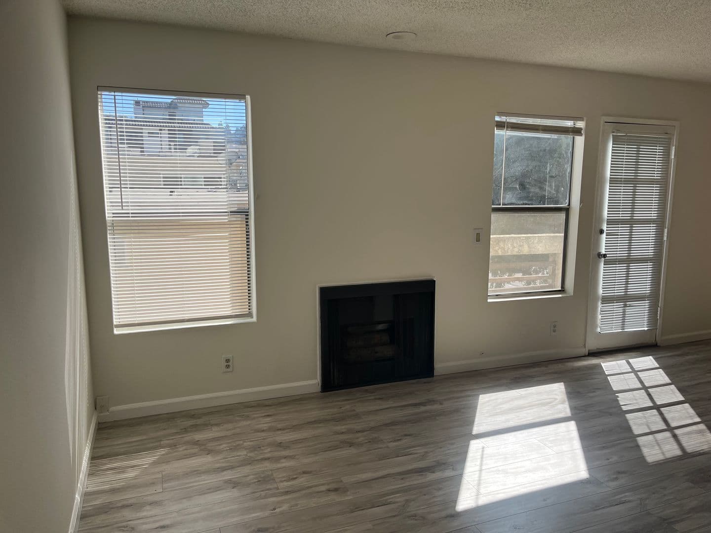 Studio City Apartment: 4248 Whitsett Avenue