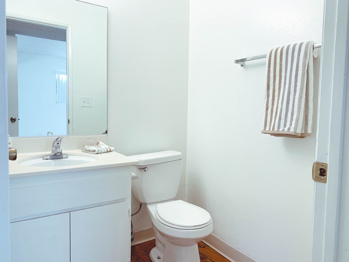 Northridge Apartment: 18414 Vincennes Street