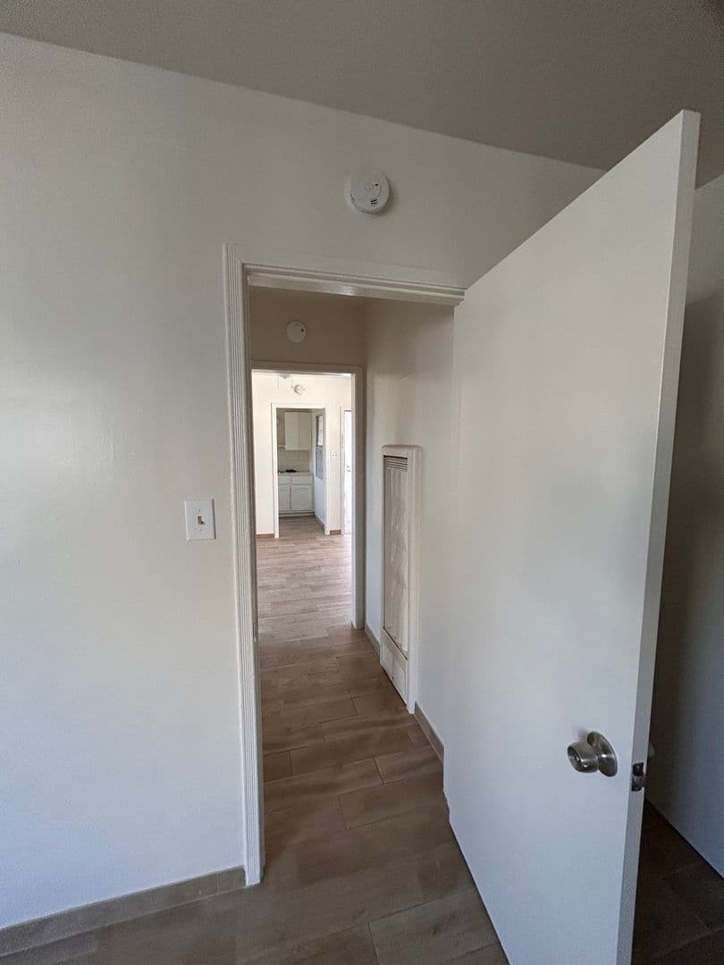 Montebello Apartment: 109, 111, 109.1/2, 111.1/2 S. 19th Street