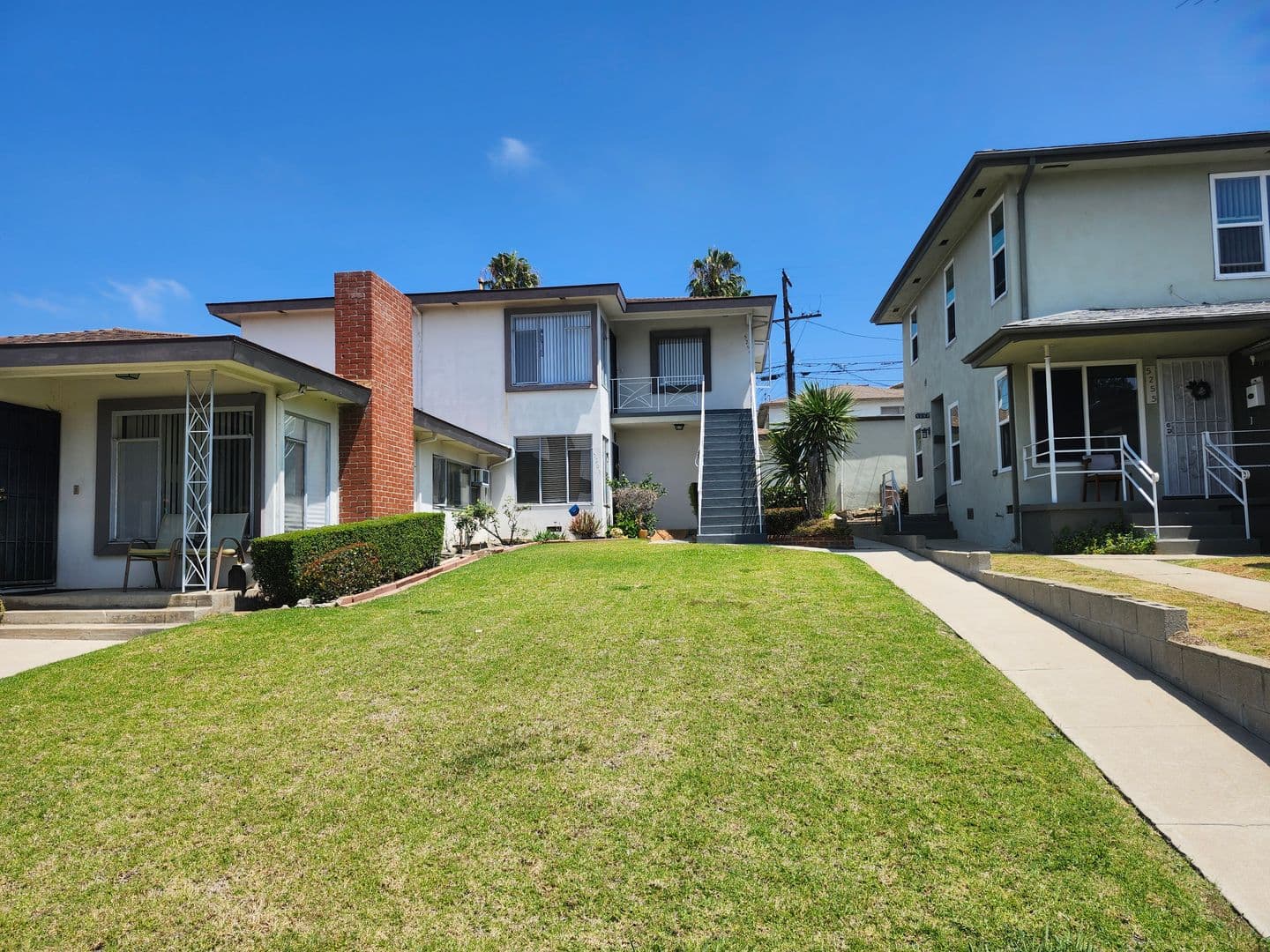 Los Angeles Apartment: 5259 W. Slauson
