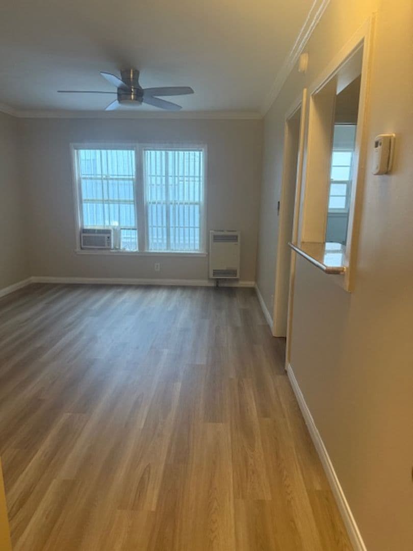 Los Angeles Apartment: 619 Hauser Blvd